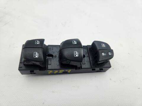 Botonera Elevalunas Nissan Qashqai ACENTA 140CV 103KW