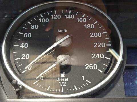 Foto 3ª: Cuadro de Instrumentos Bmw X1 XDRIVE 18D 143CV 105KW [N47D20C] (2012)