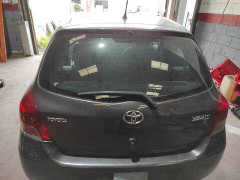 Foto 2ª: Portón Toyota Yaris 1NR (2009)