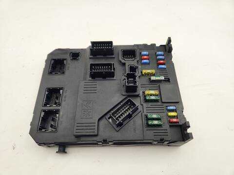 Caja Reles Fusibles Peugeot 407 ST SPORT 136CV 100KW