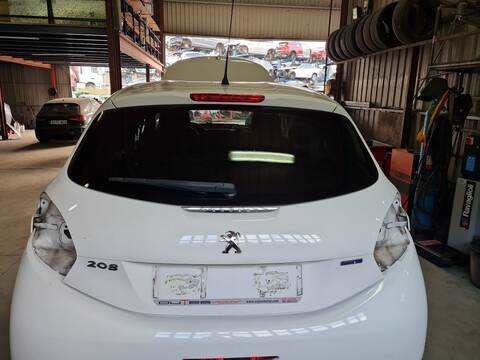 Portón Peugeot 208 STYLE 99CV 73KW