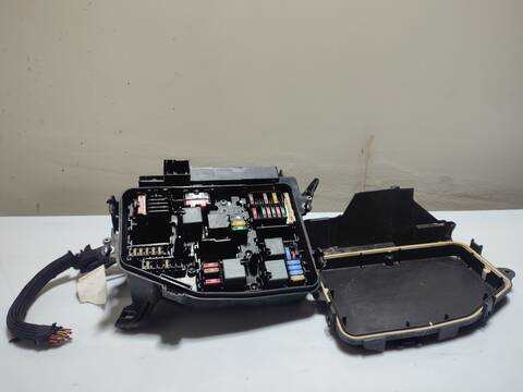 Caja Reles Fusibles Mercedes Clase C 160 VERSION INDEFINIDA