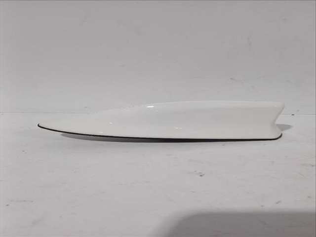 Foto 3ª: Antena Toyota Corolla 1.8 VVTI HYBRID ZWE219) HATCHBACK 140CV [2ZR-FXE] (2018)