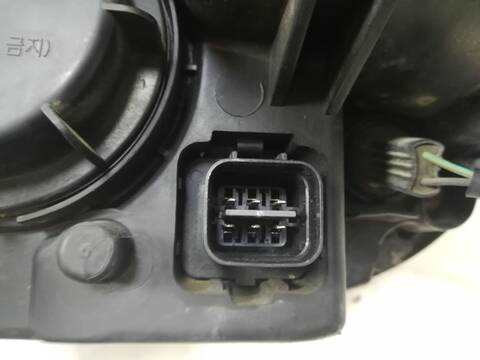 Foto 2ª: Faro Derecho Ssangyong Rexton D27DT (2005)