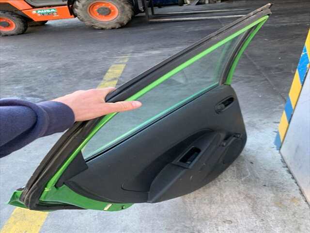 Foto 2ª: Puerta Trasera Izquierda Mazda 2 1.4 HDI68-75CV 0CV [F6] (2009)