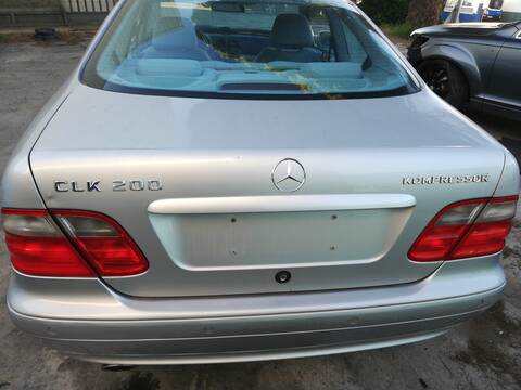 Portón Mercedes Clase CLK 200 2.0 G 163CV 120KW BM 208) COUPE 111956