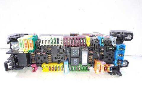 Caja Reles Fusibles Mercedes Clase V 200 V 250 CDI/BT AVANTGARDE/EDITION 4MATIC 447.813) 190CV 140KW