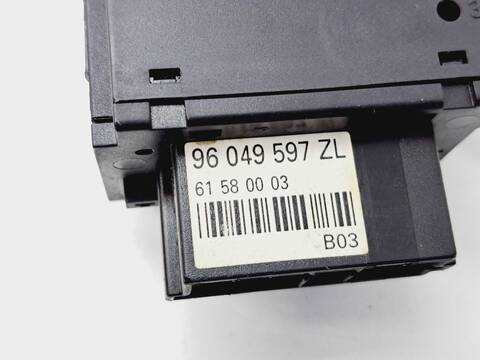 Foto 2ª: Mando Multifuncion Peugeot 206 XR BERLINA 75CV 55KW [KFX] (2000)