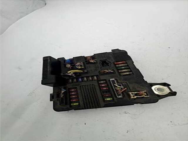 Foto 2ª: Caja Reles Fusibles Renault Scenic 1.9 GRAND LUXE PRIVILEGE [1.9 LTR. - 88 KW DCI DIESEL] (JM)(2003-_) [F9Q 812]