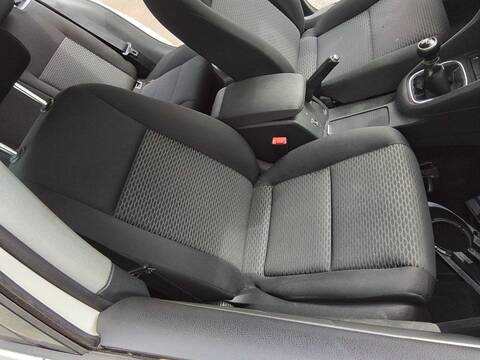 Foto 2ª: Asiento Delantero Derecho Volkswagen Golf 102CV 75KW [CGG] (2011)