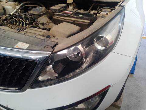 Foto 3ª: Faro Izquierdo Kia Sportage BUSINESS 2WD 116CV 85KW [D4FD] (2015)