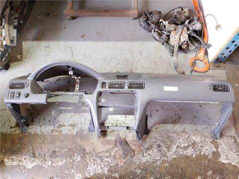 Salpicadero Toyota Starlet 1.3