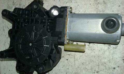 Foto 3ª: Elevalunas Eléctrico Delantero Izquierdo Ford Mondeo AMBIENTE BERLINA 131CV 96KW [NGA] (2000)