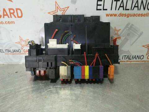 Foto 4ª: Caja Reles Fusibles Mercedes Clase S 220 400 CDI 220.028) BERLINA 250CV 184KW [OM628960] (2000)