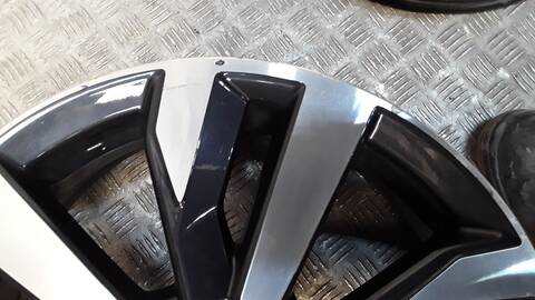 Foto 3ª: Juego LLantas Nissan Micra 1.0 IG-T 100 101CV 74KW [H4D450] (2019)