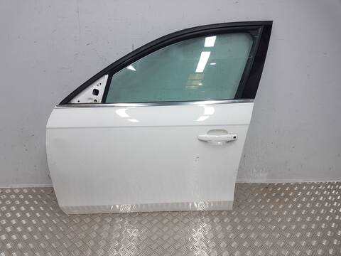Foto 3ª: Puerta Delantera Izquierda Audi A4 2.0 TDI 105KW) (2012)