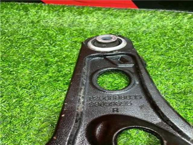 Foto 3ª: Brazo Suspension Delantero Derecho Renault Trafic M9R Z7 170CV 125KW FURGON (2023)