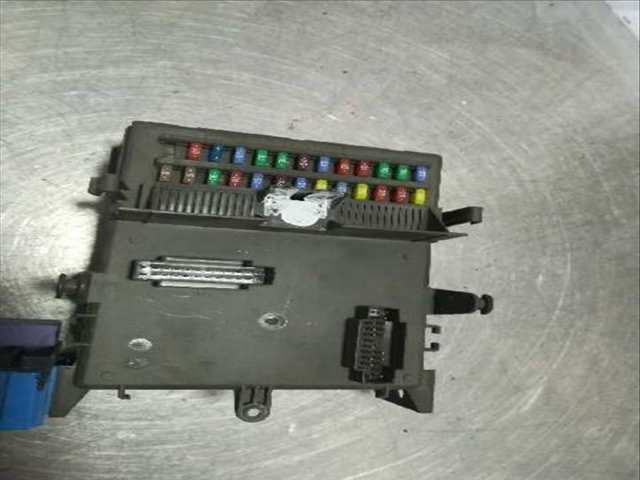 Foto 3ª: Caja Reles Fusibles Renault Espace 177CV 130KW