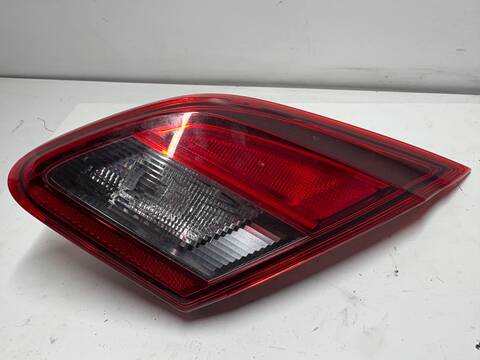 Piloto Portón Derecho Opel Corsa B14XER