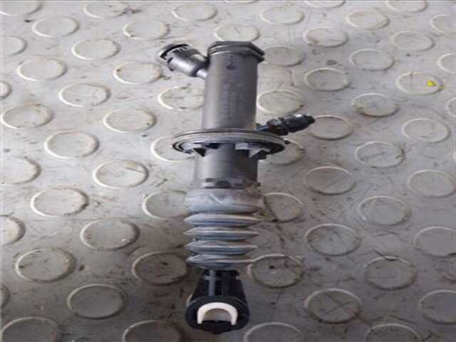 Foto 2ª: Bomba Embrague Renault Clio 1.5 BUSINESS [1.5 LTR. - 66 KW DCI DIESEL FAP] [K9K B6]