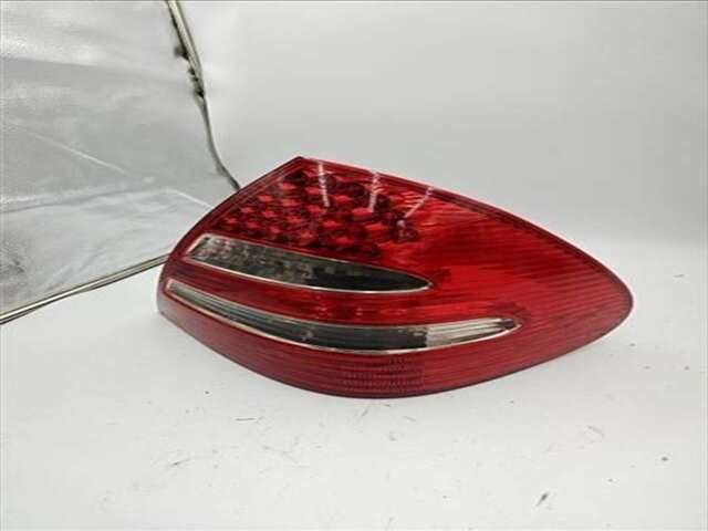 Foto 3ª: Piloto Trasero Derecho Mercedes Clase E 180 4.0 E 400 CDI (211.028) [4.0 LTR. - 191 KW CDI 32V CAT] [628.961]