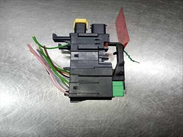 Foto 3ª: Caja Reles Fusibles Toyota Proace COMBI L1 VX 102CV 75KW [YHR] (2022)