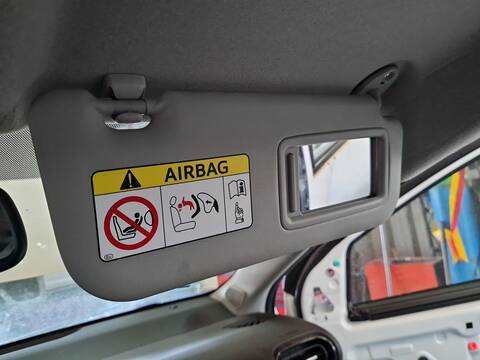 Parasol Derecho Toyota Yaris 1.5 HYBRID MXPH11) 92CV 68KW