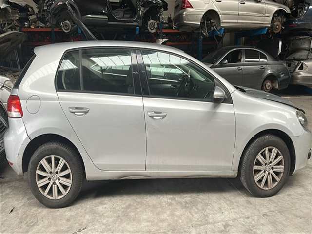 Puerta Trasera Derecha Volkswagen Golf 1.4 GASOLINA VI