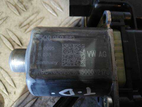 Foto 3ª: Elevalunas Manual Trasero Derecho Volkswagen Golf CRL (2015)