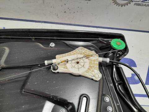 Foto 3ª: Elevalunas Eléctrico Delantero Izquierdo Land Rover Discovery 2.7 TD V6 CAT 190CV (2004)