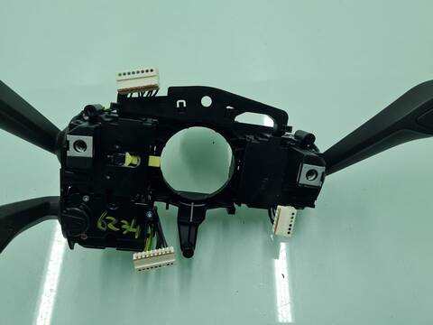 Foto 4ª: Mando Multifuncion Audi A1 30 TFSI BASICO 116CV 85KW [DKRF] (2020)
