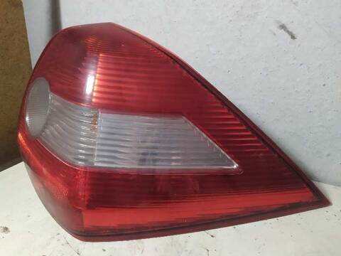 Foto 3ª: Piloto Trasero Derecho Renault Megane BERLINA II CLASSIC BERLINA (2003)