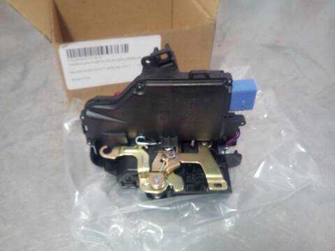 Foto 2ª: Cerradura Puerta Delantera Izquierda Volkswagen Golf BERLINA 90CV 66KW (1997)