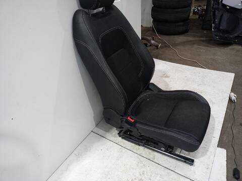 Foto 2ª: Asiento Delantero Izquierdo Jaguar E Pace 2.0 D150 AWD 150CV X540) [204DTD(AJ20D4) 204DTF(AJ20D4)] (2017)