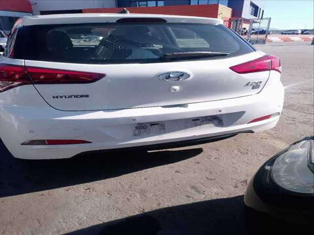 Foto 2ª: Paragolpes Trasero Hyundai i20 1.2 75CV (2014)