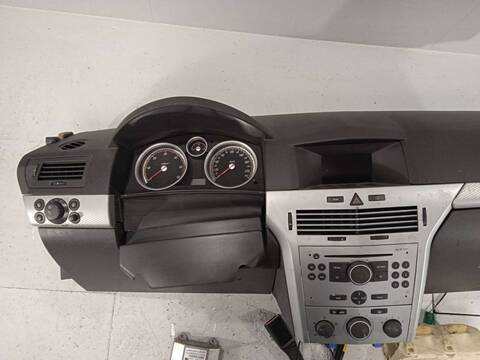 Foto 2ª: Salpicadero Opel Astra 1.9 16V CDTI CAT Z 19 DTH - LRD) 150CV 110KW (2006)