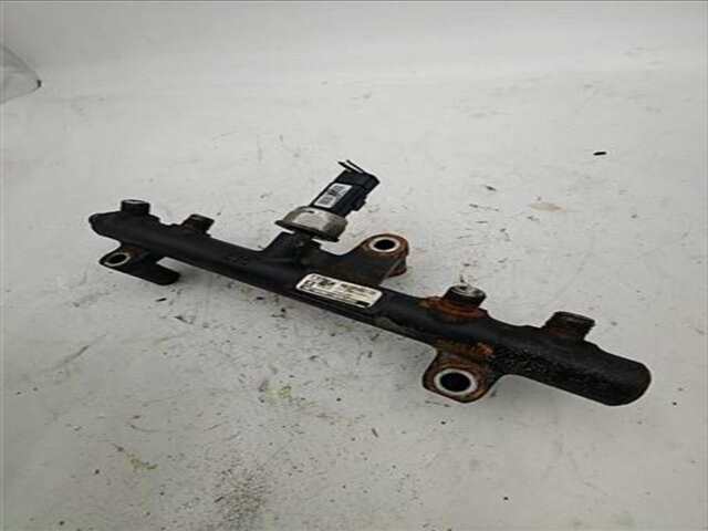 Foto 3ª: Rampa Inyectora Opel Astra 