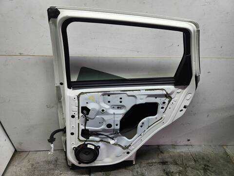 Foto 3ª: Puerta Trasera Derecha Nissan Qashqai TEKNA PREMIUM 4X4 150CV 110KW [M9R855] (2013)