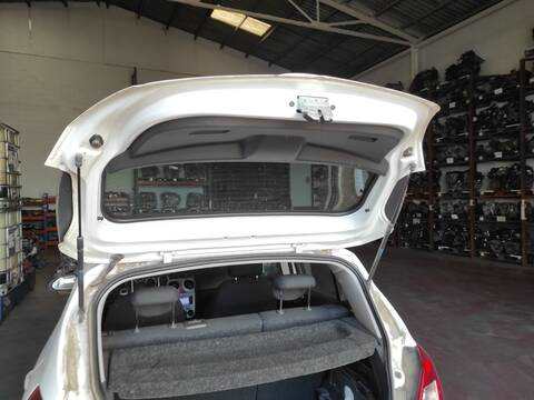 Foto 3ª: Portón Opel Corsa A13DTR (2013)