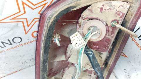 Foto 2ª: Piloto Trasero Derecho Toyota Rav4 2.0 D-4D EXECUTIVE 4X4 2003 ) 116CV 85KW [1CDFTV] (2005)