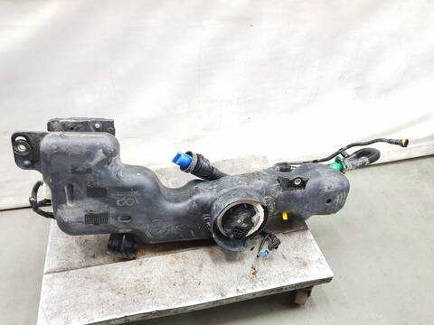 Foto 2ª: Deposito AdBlue Toyota Hilux 2GDFTV 150CV (2016)