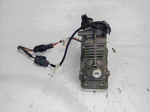 Foto 2ª: Bomba de Suspension Land Rover Discovery TDV6 HSE AUT. 245CV [306DT] (2009)