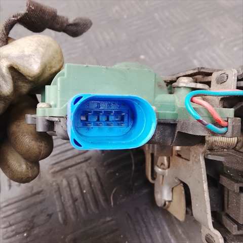 Foto 3ª: Cerradura Puerta Delantera Derecha Volkswagen Polo 0.1 3 PUERTAS (2005)