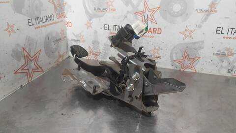 Foto 3ª: Pedal Freno Ford Transit AMBIENTE 75CV 55KW [UGCB] (2015)