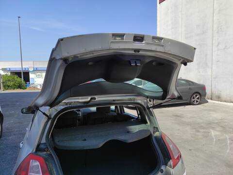 Foto 2ª: Portón Renault Megane F9Q803 BERLINA II BERLINA 5P (2006)
