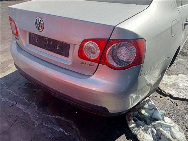 Foto 3ª: Paragolpes Trasero Volkswagen Jetta 1.9 EDITION [1.9 LTR. - 77 KW TDI] [BKC]