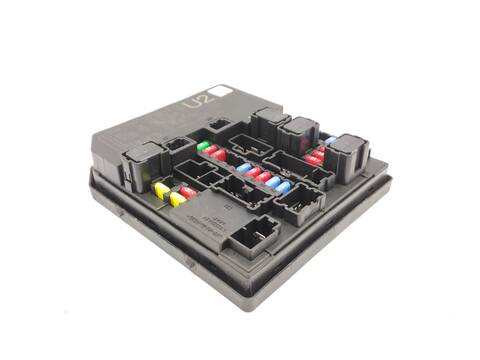 Foto 2ª: Caja Reles Fusibles Nissan Leaf 109CV 80KW [EM61] (2012)