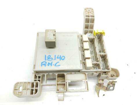 Foto 2ª: Caja Reles Fusibles Toyota Land Cruiser 3.0 D-4D GX 163CV 120KW [1KD-FTV] (2003)