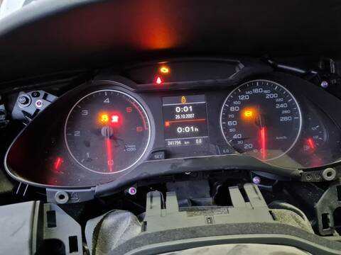 Cuadro de Instrumentos Audi A4 BASICO 143CV 105KW