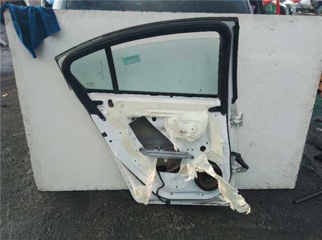 Foto 2ª: Puerta Trasera Izquierda Chevrolet Cruze 2.0 LS [2.0 LTR. - 92 KW DIESEL CAT] [Z 20 S1]